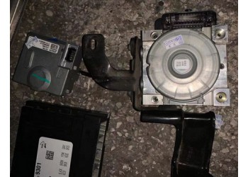 凱迪拉克19款XTS ABS泵 機(jī)腳膠 氧傳感器 冷疑器