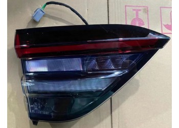 瑪莎拉蒂 21款萊萬特外尾燈 保險(xiǎn)盒 起動機(jī) 龍門架