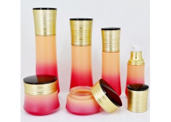 護膚品玻璃瓶加工廠，護膚品玻璃瓶廠家，護膚品玻璃瓶生產(chǎn)廠家