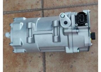 北汽EU5冷氣泵 雨刮連動桿 剎車盤 半軸 冷疑器