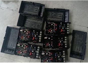 JEE 大切諾基 指南者保險(xiǎn)盒 噴油嘴 三元催化 活塞