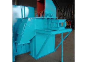 廠家定制異型斗式上料機 水泥沙土板鏈提升機