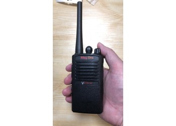 山東摩托羅拉VZ-D131商用大功率數(shù)字便攜式對(duì)講機(jī)