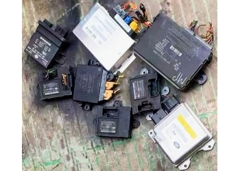 路虎新款發現4大燈控制模塊 車門電腦 碰撞電腦 倒車雷達模塊