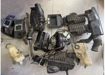 路虎空氣格座 剎車總泵 雨刮水壺 顯示屏 空調出風口