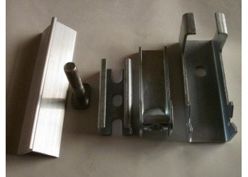 輸送機(jī)防溢裙板夾持器   導(dǎo)料槽夾緊器 夾子 夾具