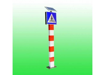 路口太陽能警示柱 右側行駛警示柱交通設施廠家